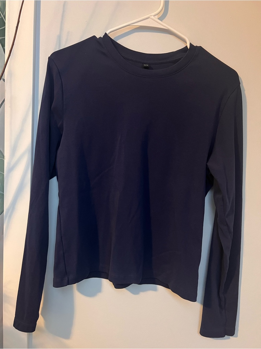 Uniqlo Navy Long-Sleeve Crewneck Tee